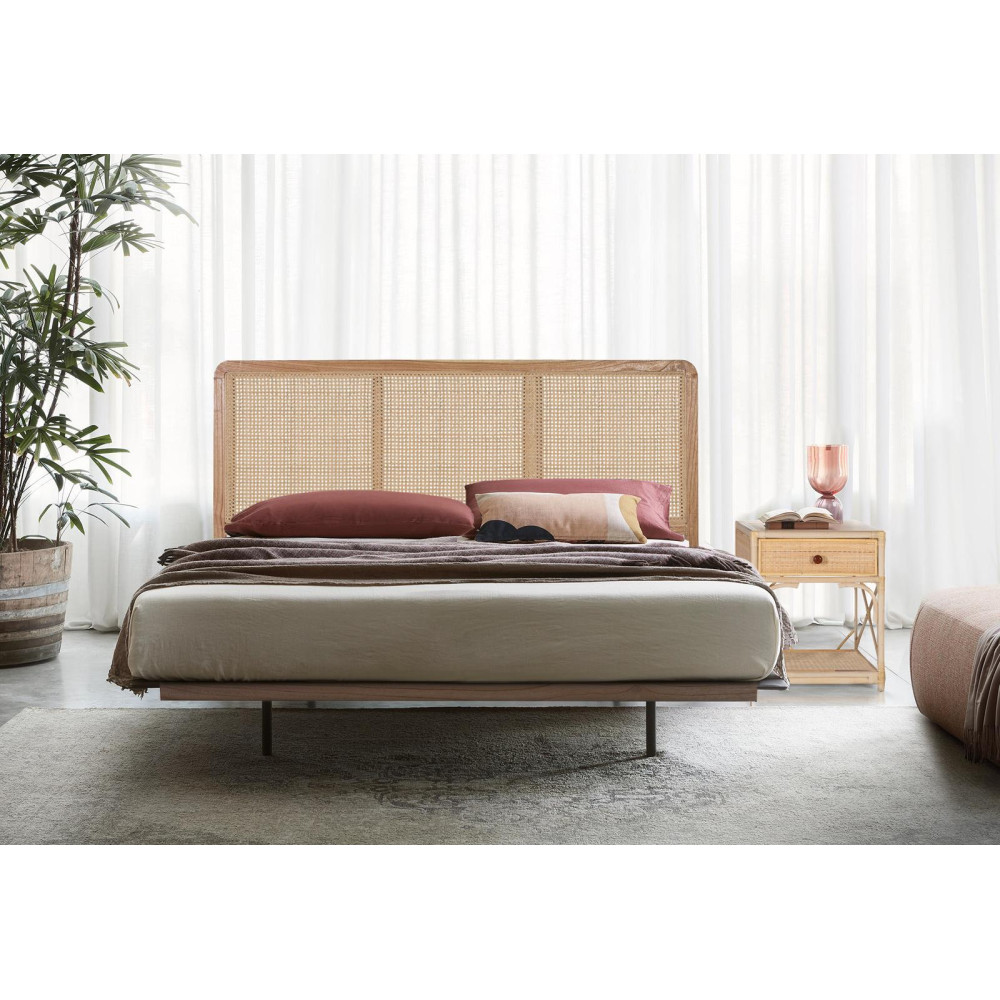 GINER Y COLOMER УЗГОЛОВ'Я 5894